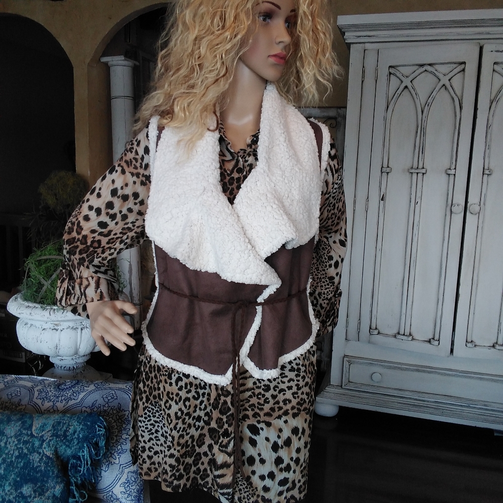Vest - Picture 4 of 4
